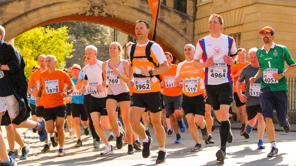 People running the course of the Oxford Town and Gown event
