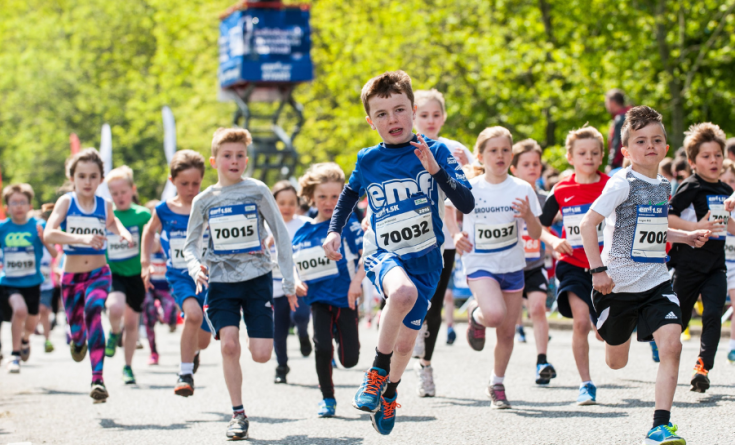 Kids running at the Edinburgh Marathon Festival junior race