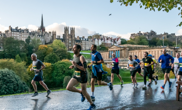 Men running at the Womens 10K in Edinburgh 