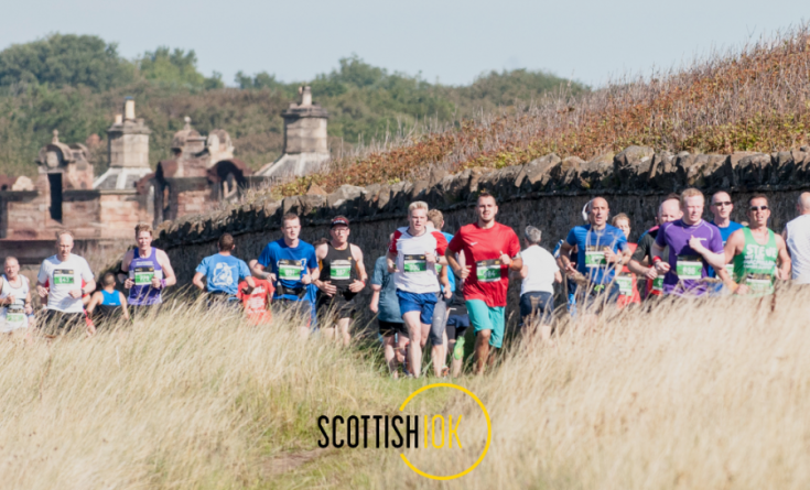 People running at the Scottish 10K